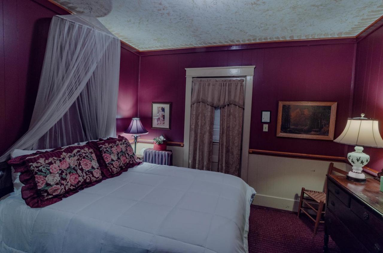 Armour'S Hotel & Spa Red Boiling Springs Exterior photo
